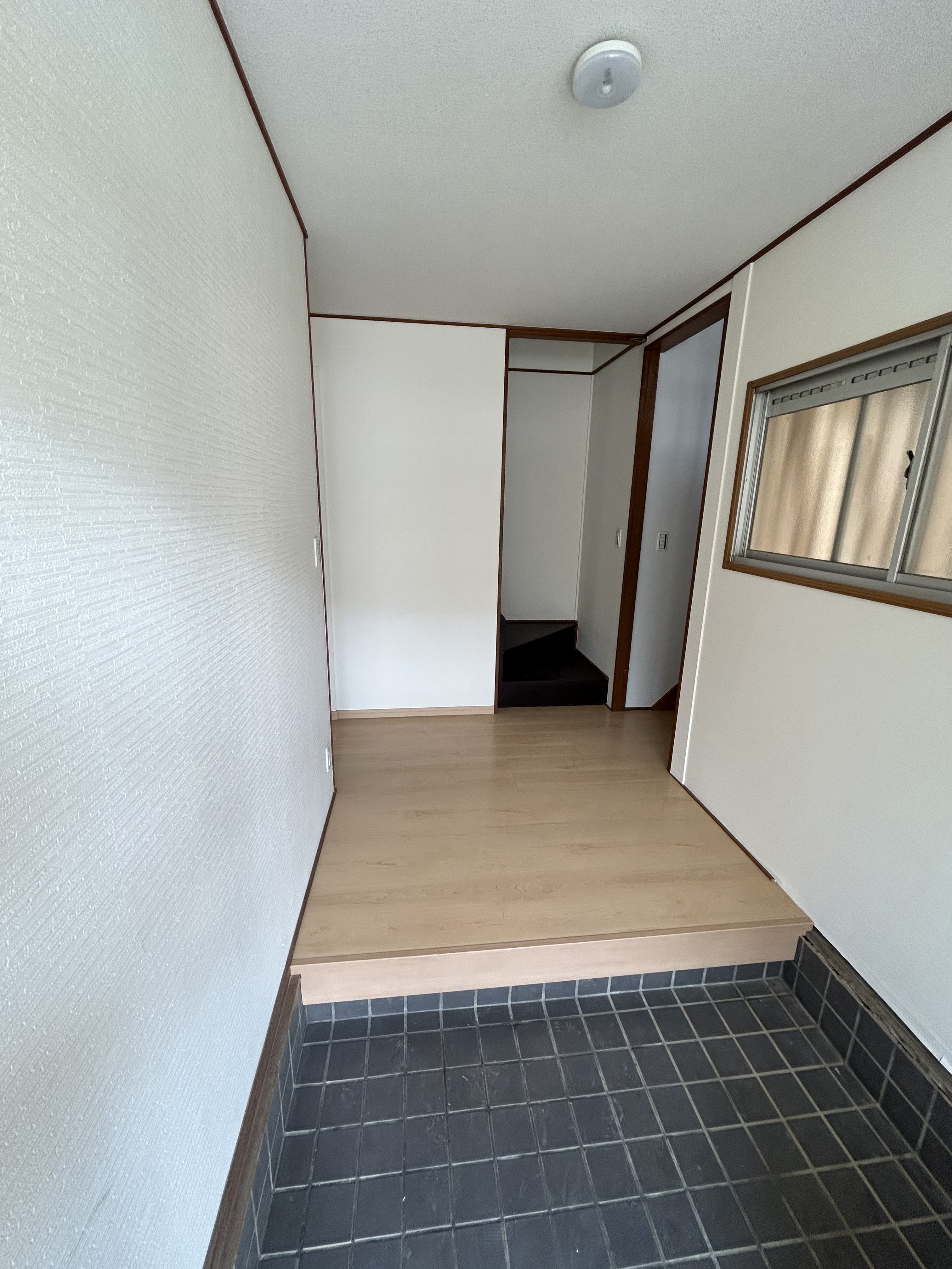 グループホームつる 松塚 玄関