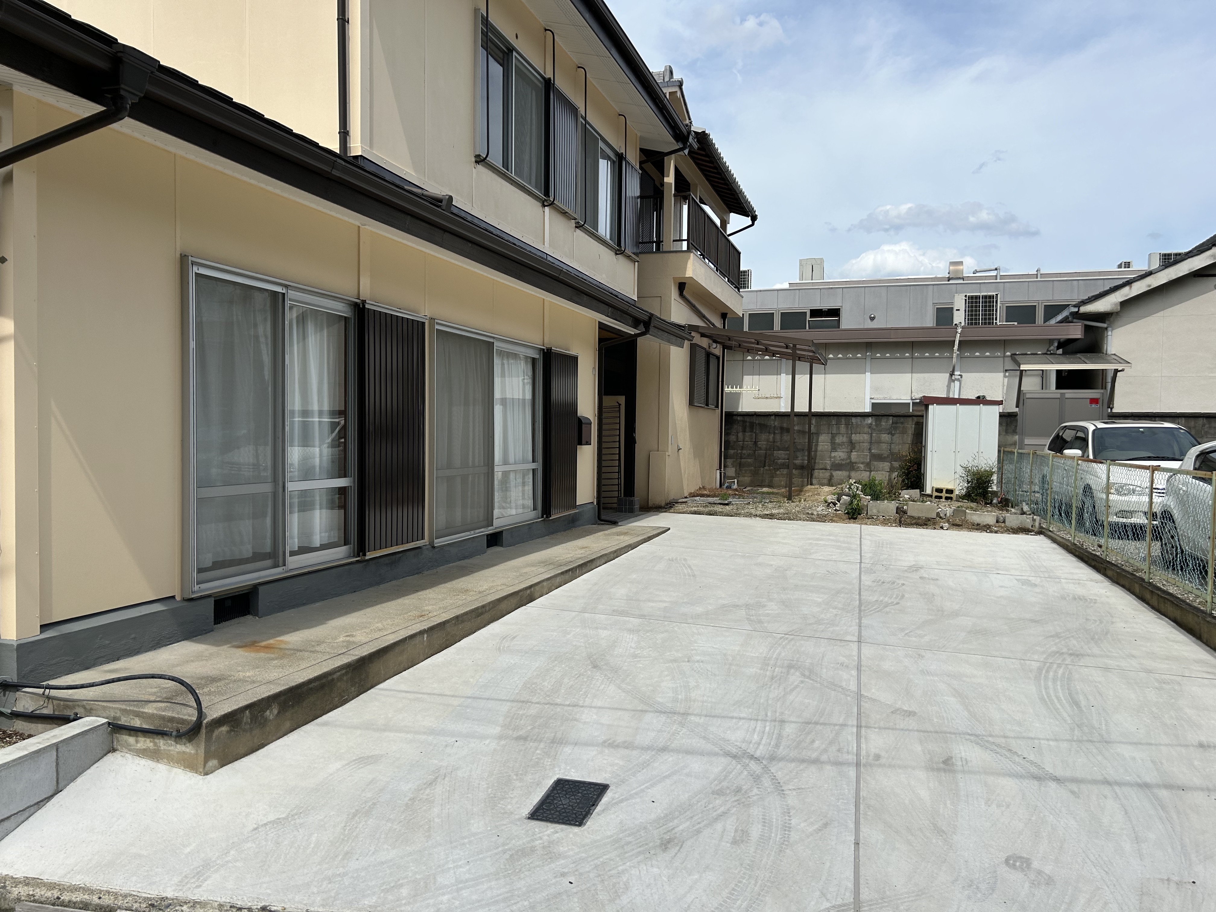 グループホームつる 松塚 駐車場